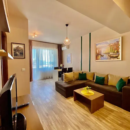Summerland View * מאמאיה