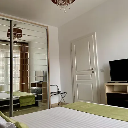 Summerland View Apartment *