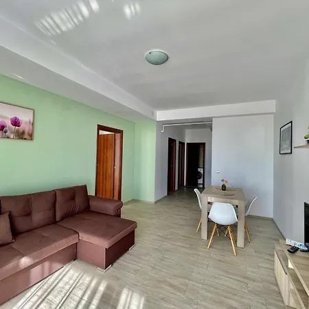 Summerland View Apartment